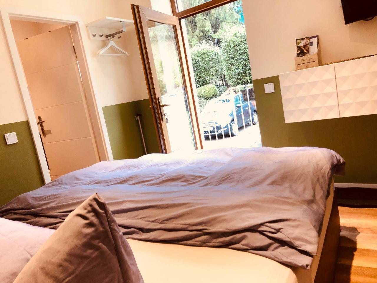 Business-Lodging Apartmenthaus Höhr-Grenzhausen Esterno foto