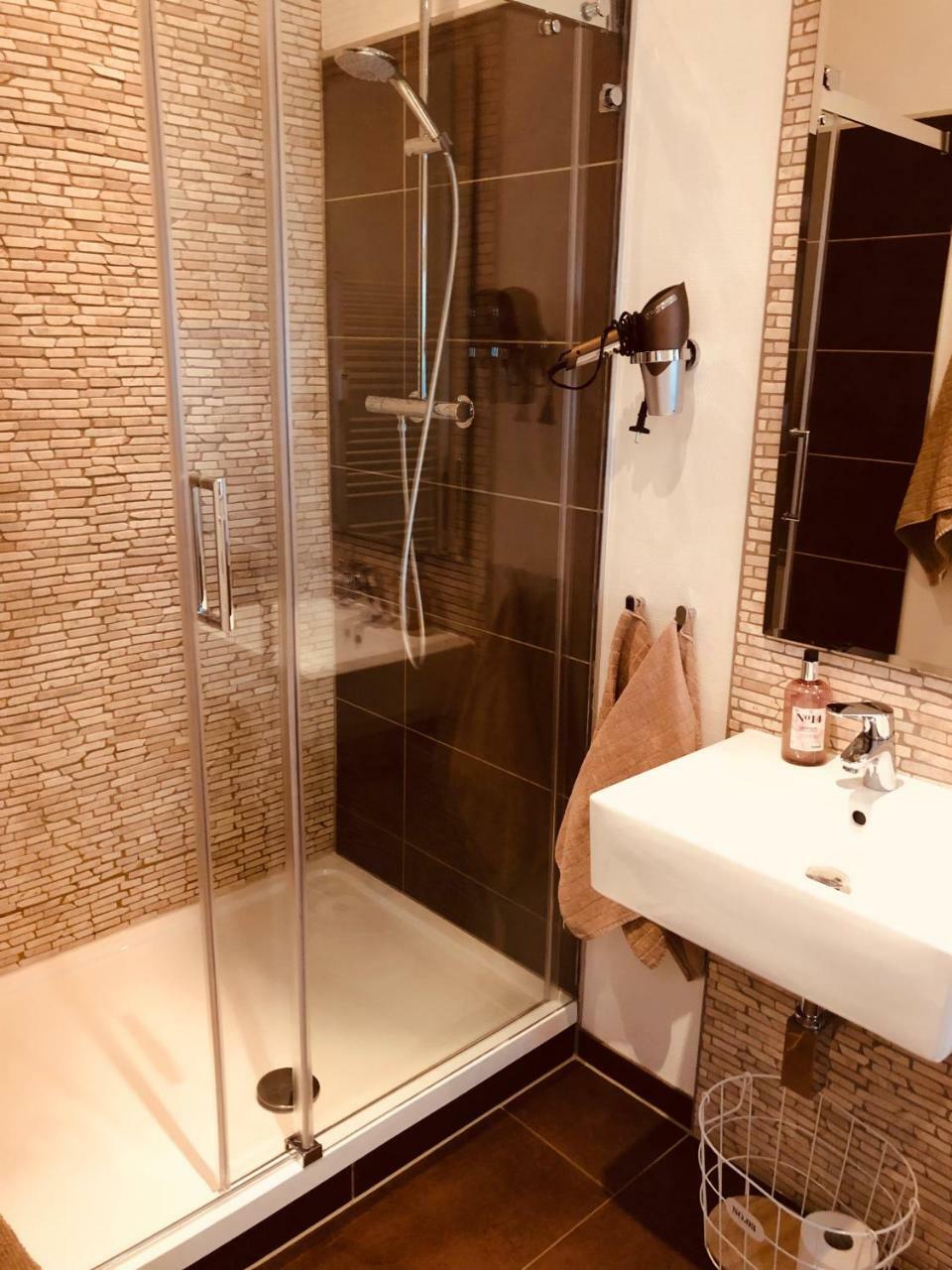 Business-Lodging Apartmenthaus Höhr-Grenzhausen Esterno foto
